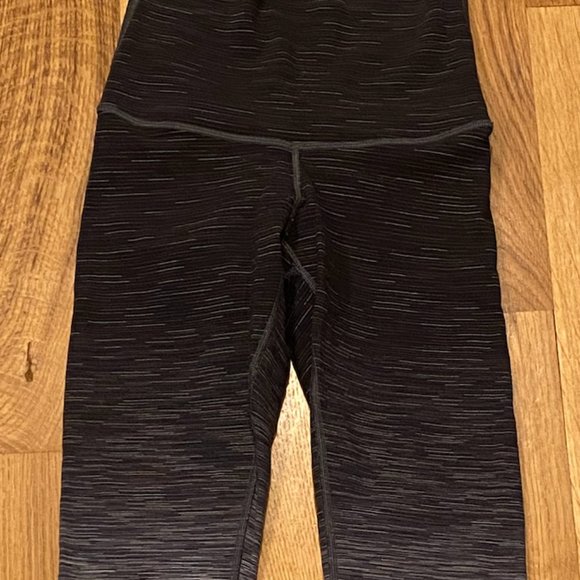 Lululemon leggins - Picture 1 of 2